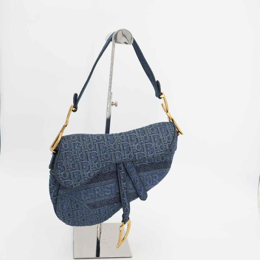 クリスチャンディオールChristian　Dior 01-RU-0095 オブリーク エンブロイダリー サドルバッグM デニム Dior ワンショルダーバッグ トロッター ハンドバッグ ブルー/ネイビー/紺 アンティークゴールド金具 ギフト