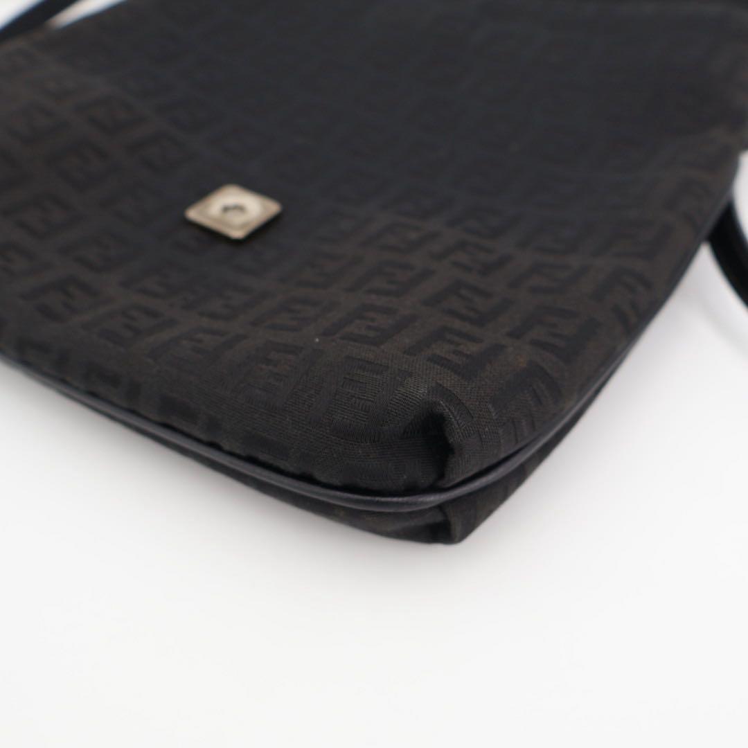 フェンディ FENDI Zucchino ズッキーノ Messenger Shoulder Bag メッセンジャー ショルダーバッグ 8BT075