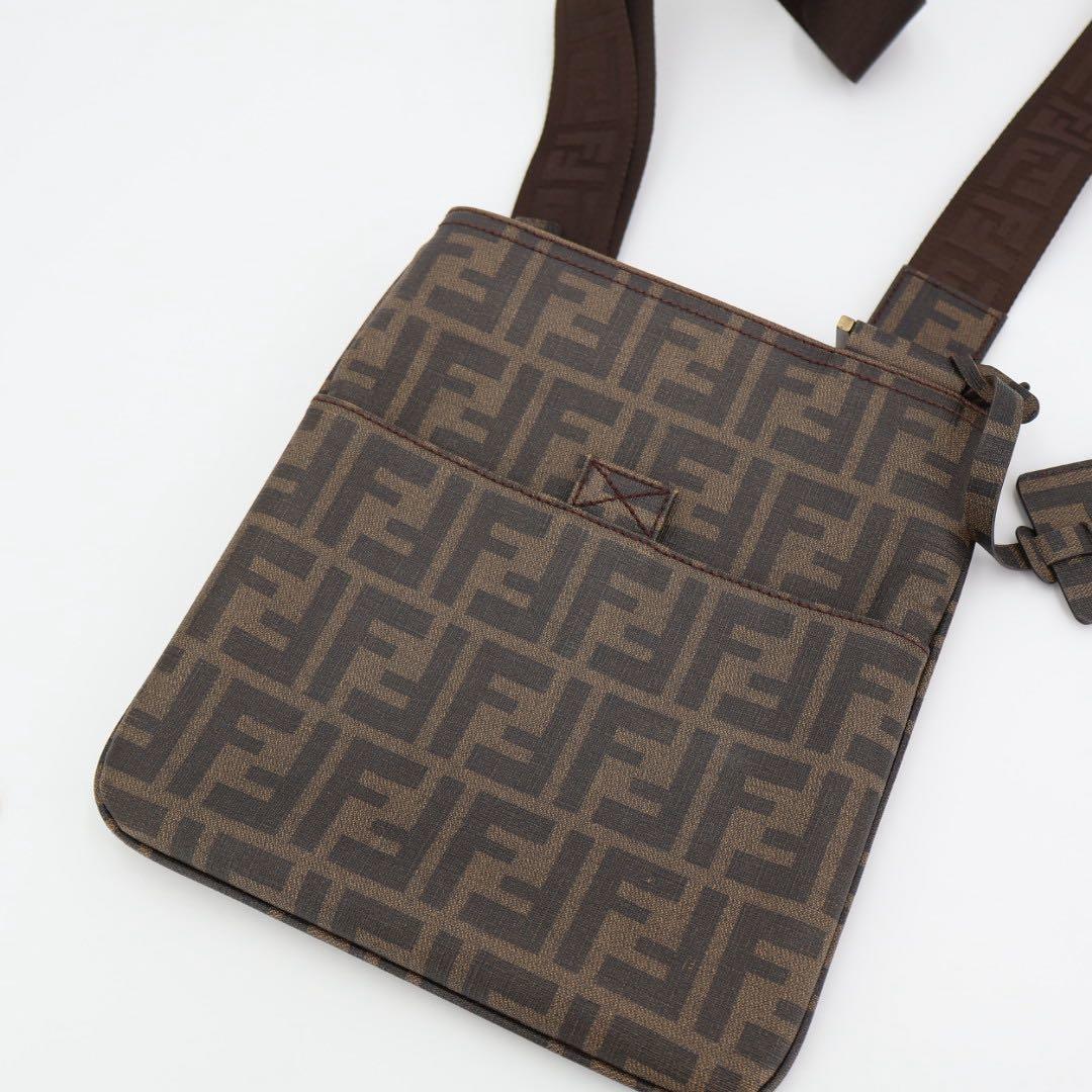 フェンディ FENDI ズッカ柄 ショルダーバッグ