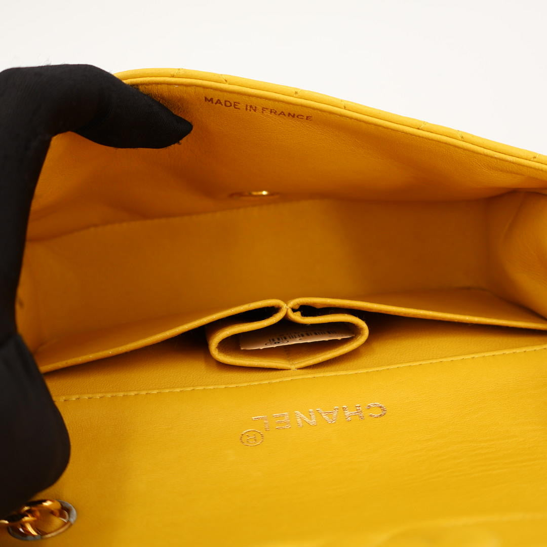 シャネル CHANEL ミニマトラッセ チェーンショルダーバッグ カラー ： イエロー系