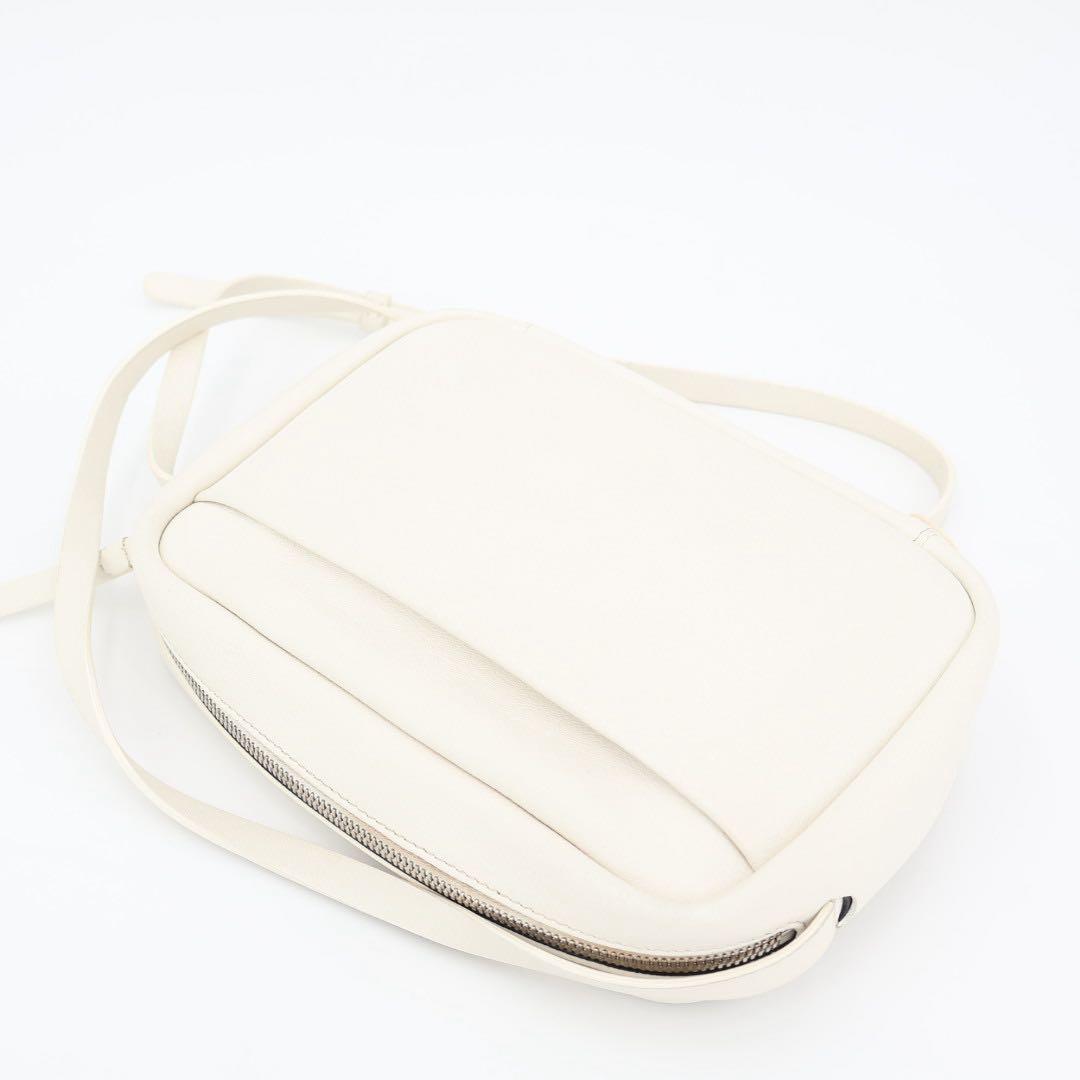 バレンシアガ BALENCIAGA ショルダーバッグ エブリデイ カメラバッグ S 489812 ホワイト/ブラック レザー エブリデイ ショルダーバッグ